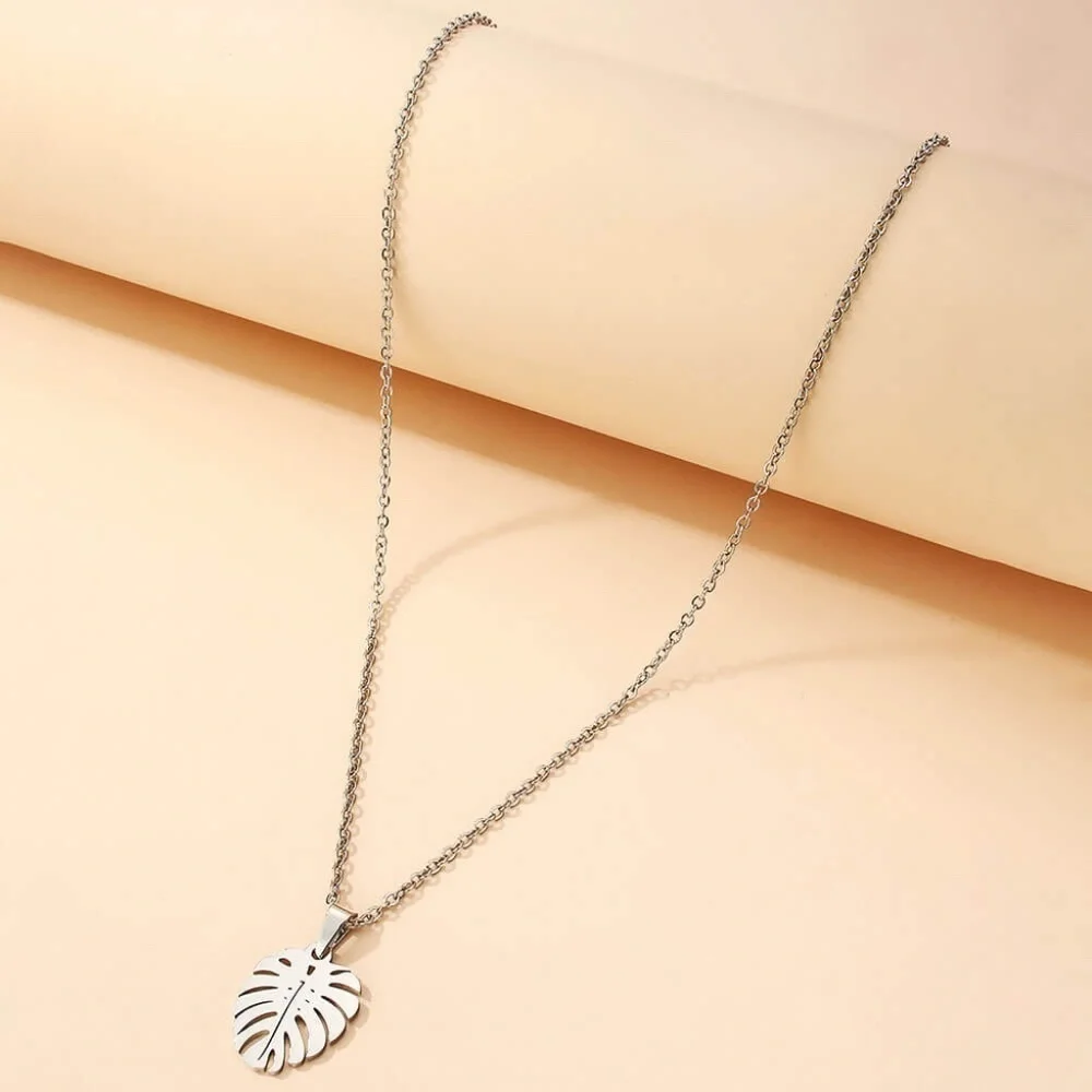 *MERIAH* Silver Tropical Leaf Fashion Foliage Necklace